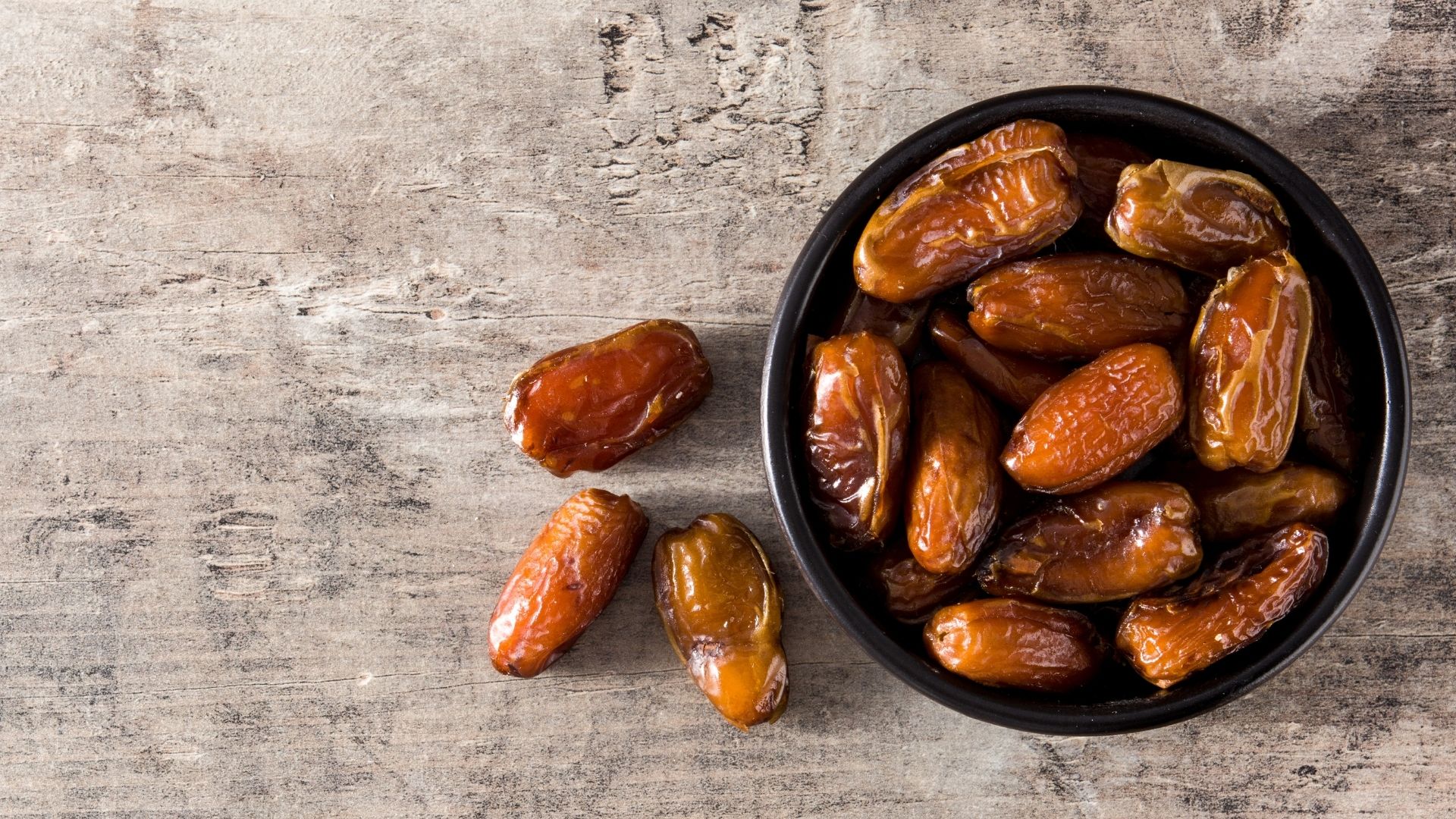 Are Dates Keto Friendly? (Learn How To Eat Them)
